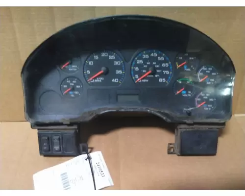 INTERNATIONAL 8600 GAUGE CLUSTER