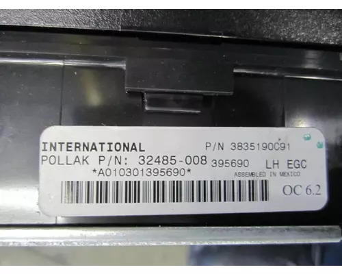 INTERNATIONAL 8600 GAUGE CLUSTER