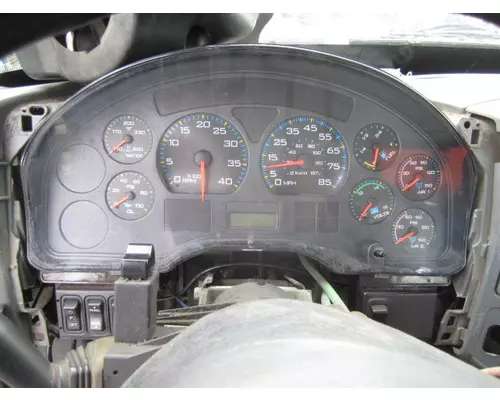 INTERNATIONAL 8600 GAUGE CLUSTER