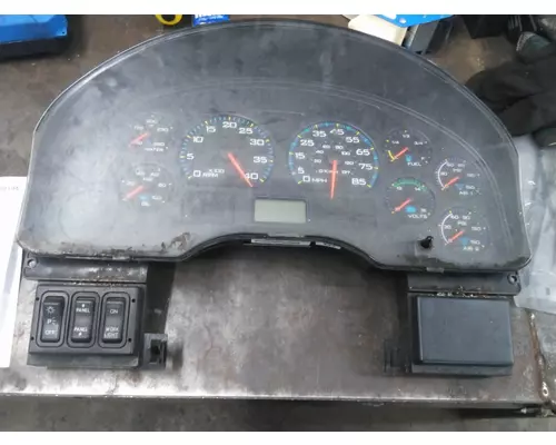 INTERNATIONAL 8600 GAUGE CLUSTER