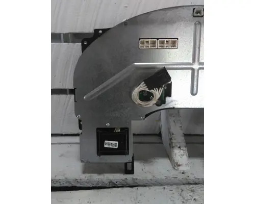 INTERNATIONAL 8600 GAUGE CLUSTER