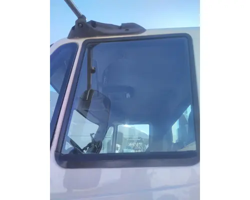 INTERNATIONAL 8600 GLASS, DOOR, FRONT