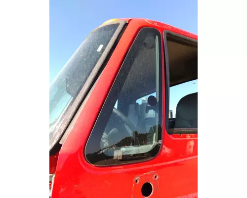 INTERNATIONAL 8600 GLASS, DOOR VENT, FRONT