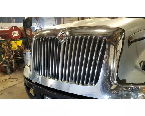 INTERNATIONAL 8600 GRILLE