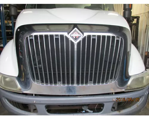 INTERNATIONAL 8600 GRILLE