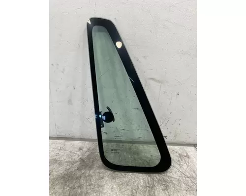 INTERNATIONAL 8600 Glass