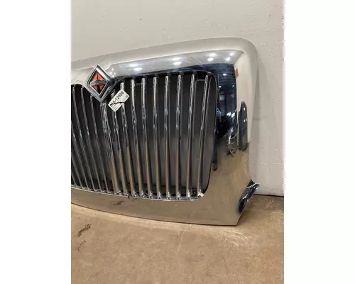 INTERNATIONAL 8600 Grille