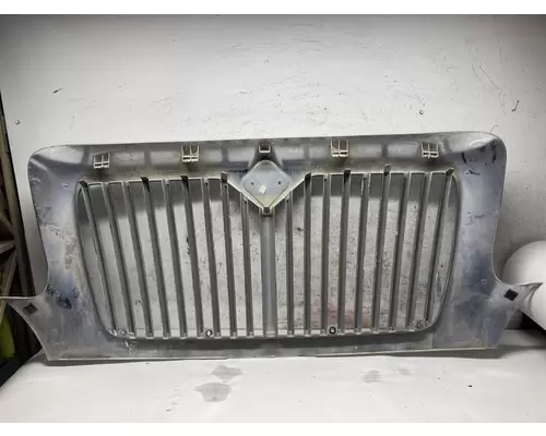 INTERNATIONAL 8600 Grille