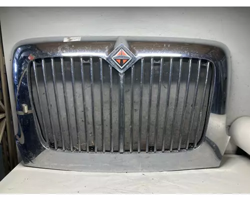 INTERNATIONAL 8600 Grille