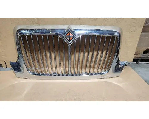 INTERNATIONAL 8600 Grille