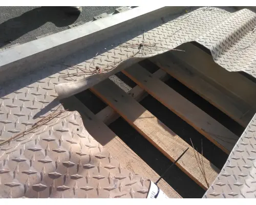 INTERNATIONAL 8600 HEADACHE RACK