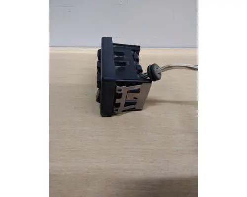 INTERNATIONAL 8600 HEADLAMP SWITCH