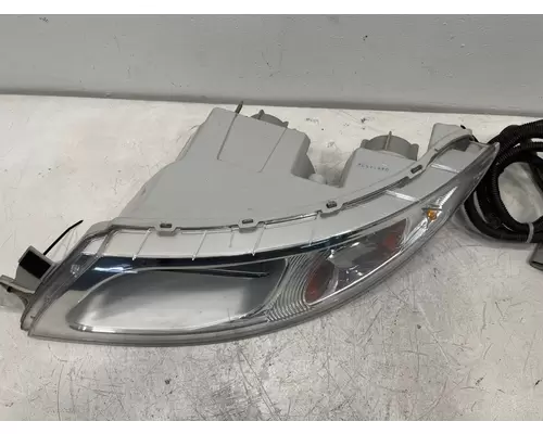 INTERNATIONAL 8600 Headlamp Assembly