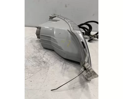 INTERNATIONAL 8600 Headlamp Assembly