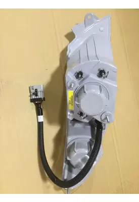 INTERNATIONAL 8600 Headlamp Assembly
