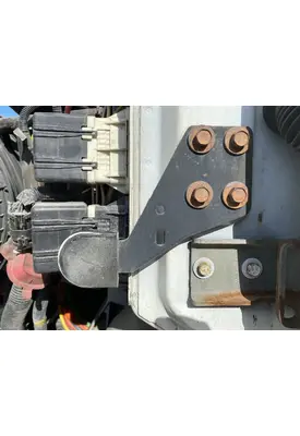 INTERNATIONAL 8600 Hood Rest