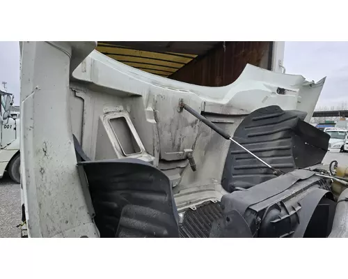 INTERNATIONAL 8600 Hood
