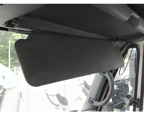 INTERNATIONAL 8600 INTERIOR SUN VISOR