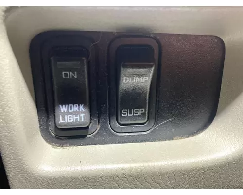 INTERNATIONAL 8600 Instrument Cluster