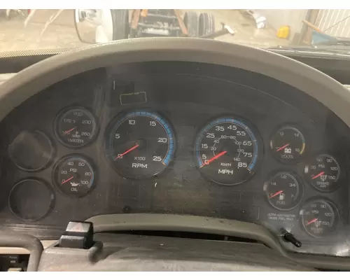 INTERNATIONAL 8600 Instrument Cluster