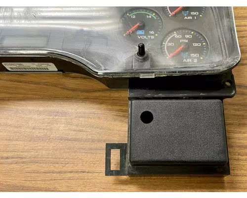 INTERNATIONAL 8600 Instrument Cluster