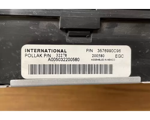 INTERNATIONAL 8600 Instrument Cluster