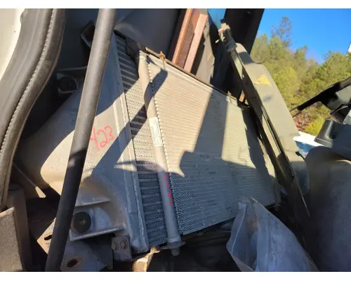 INTERNATIONAL 8600 Intercooler