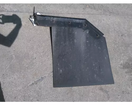 INTERNATIONAL 8600 MUD FLAP HANGER