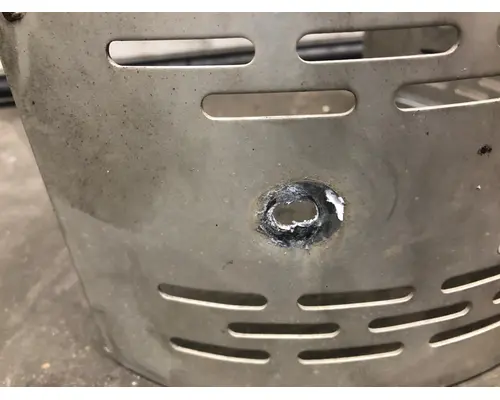 INTERNATIONAL 8600 Muffler Shield