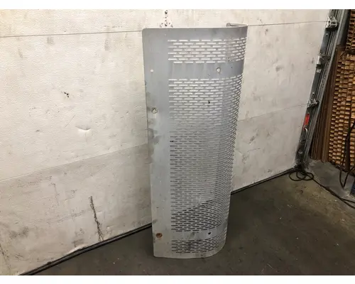 INTERNATIONAL 8600 Muffler Shield