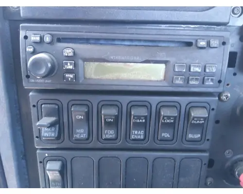 INTERNATIONAL 8600 RADIO AMFMBLUETOOTH