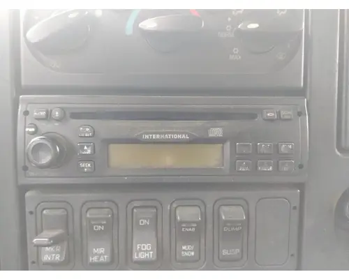 INTERNATIONAL 8600 RADIO AMFMCD