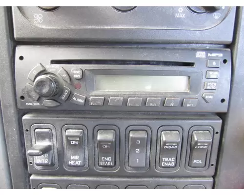 INTERNATIONAL 8600 RADIO AMFMCD