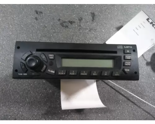 INTERNATIONAL 8600 RADIO AMFMCD