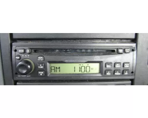 INTERNATIONAL 8600 RADIO AMFMCD