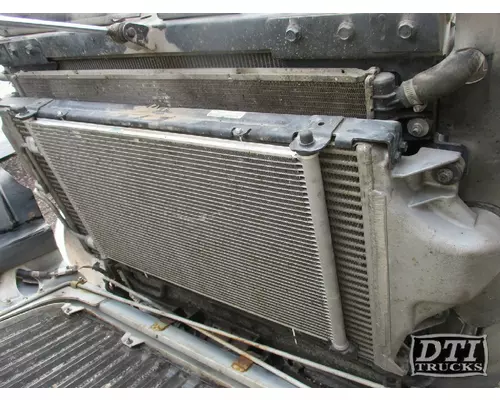 INTERNATIONAL 8600 Radiator