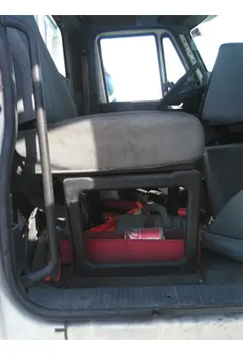 INTERNATIONAL 8600 SEAT, FRONT