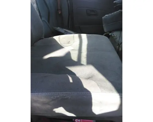 INTERNATIONAL 8600 SEAT, FRONT