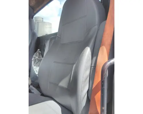 INTERNATIONAL 8600 SEAT, FRONT