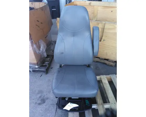 INTERNATIONAL 8600 SEAT, FRONT
