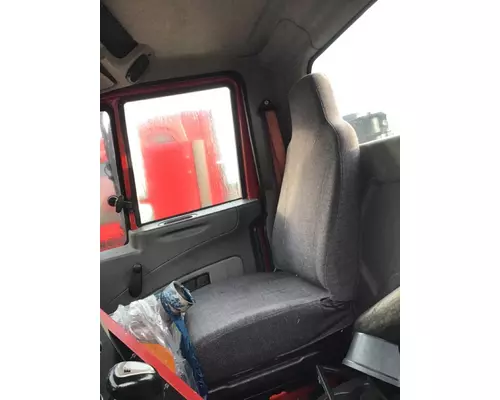 INTERNATIONAL 8600 SEAT, FRONT