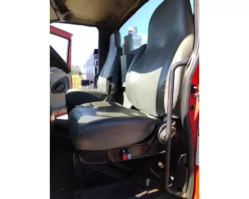 INTERNATIONAL 8600 SEAT, FRONT