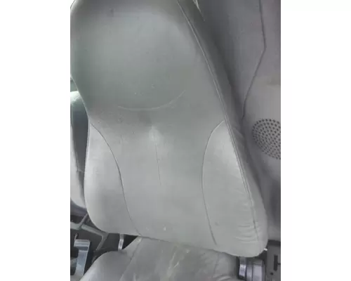 INTERNATIONAL 8600 SEAT, FRONT