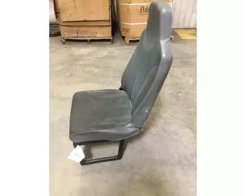 INTERNATIONAL 8600 SEAT, FRONT