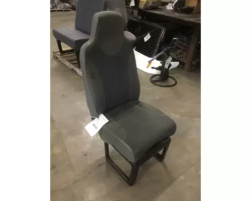 INTERNATIONAL 8600 SEAT, FRONT