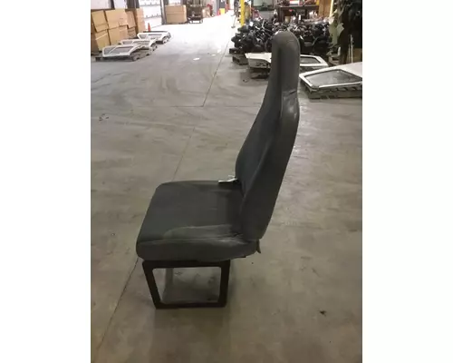 INTERNATIONAL 8600 SEAT, FRONT