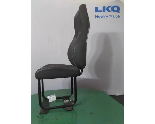 INTERNATIONAL 8600 SEAT, FRONT