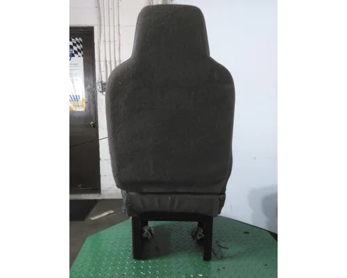 INTERNATIONAL 8600 SEAT, FRONT
