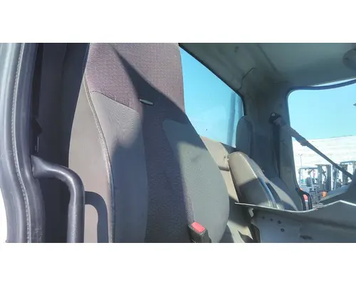 INTERNATIONAL 8600 SEAT, FRONT