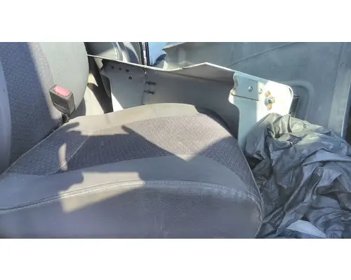 INTERNATIONAL 8600 SEAT, FRONT